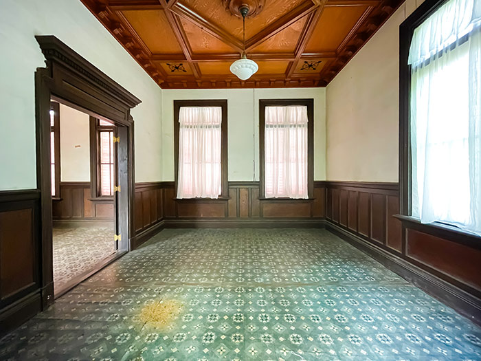 佐渡島で初の文化財に泊まれる宿をつくる 近代建築ホテル・旧若林邸